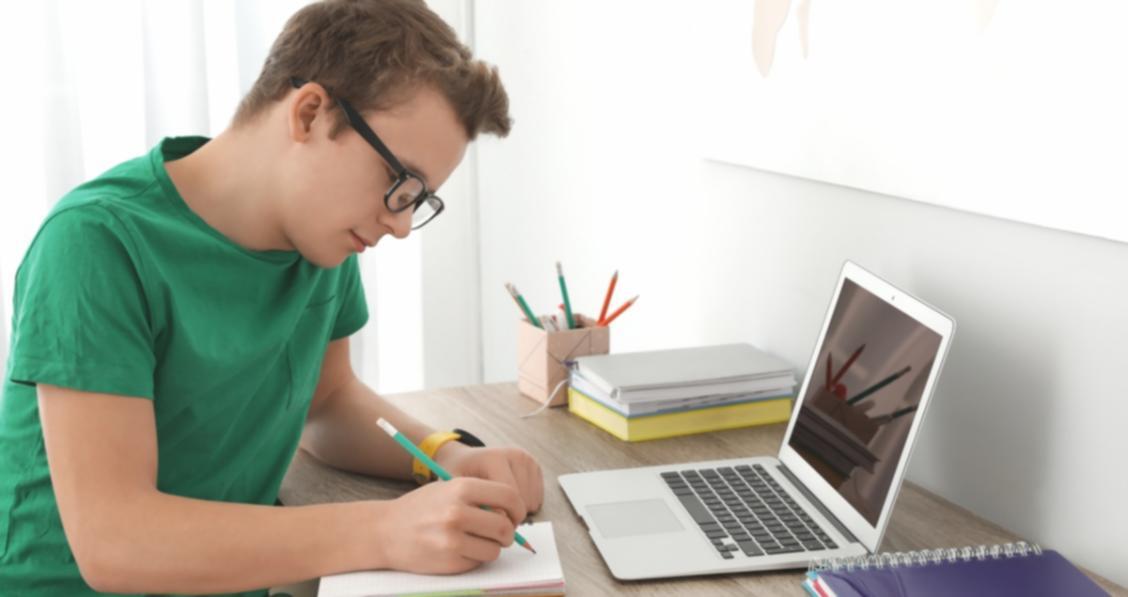 Studierende während praktischer Finanzplanungsübung